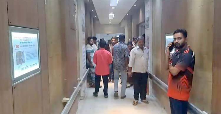 আশুলিয়ায় ছিনতাইকারীর ছুরিকাঘাতে গাড়িচালক নিহত