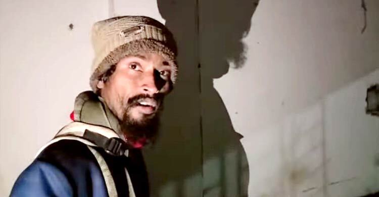 কমিউনিটি সেন্টারে পোড়া দুই মরদেহ, সিসিটিভি ফুটেজ দেখে ভবঘুরে আটক