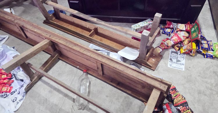 সাভারে বিএনপির নির্বাচন অফিসে হামলা, আহত ৩