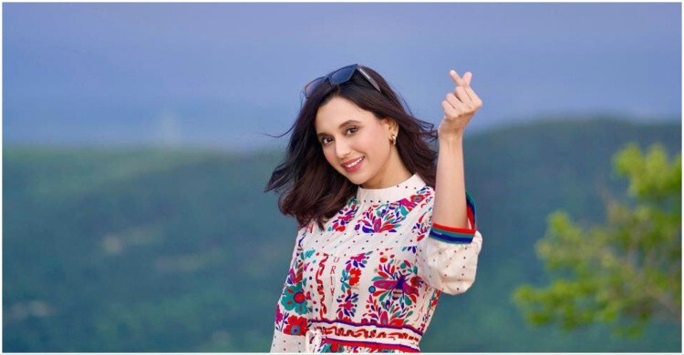 পরিবারের জন্য কেনাকাটা শেষ সাবিলার, তবে...