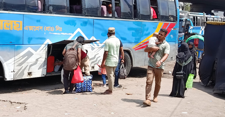 সায়েদাবাদে ঘরমুখো মানুষের ভিড়