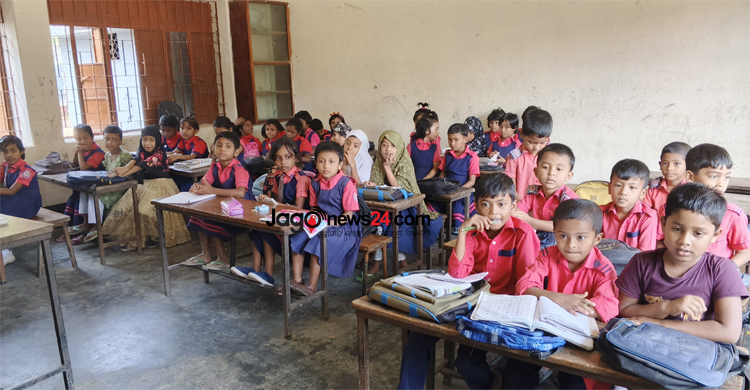 সারাদিন খেলাধুলা করে বাড়ি ফিরে গেলো শিক্ষার্থীরা