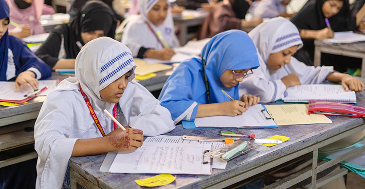 চট্টগ্রামে মাদরাসা শিক্ষার্থীদের নিয়ে আন্-নাবিল বৃত্তি পরীক্ষা