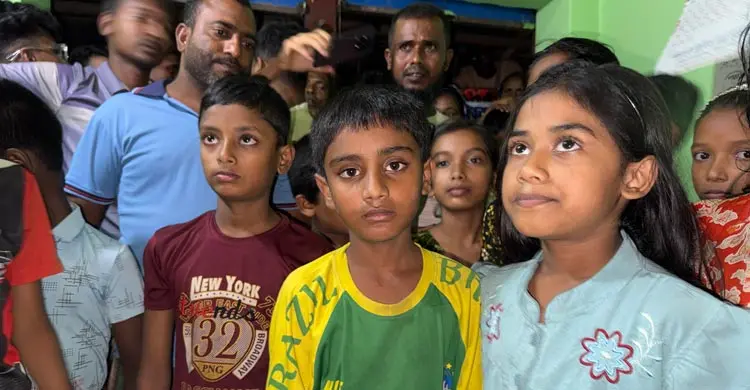 ‘আর্জেন্টিনা স্পেনের কাছে বাঁশ খাইছে’ বলায় শিক্ষার্থীদের বেদম পিটুনি