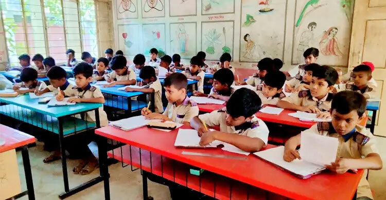 লটারিতে নির্বাচিত শিক্ষার্থীদের স্কুলে ভর্তি শুরু ১৭ ডিসেম্বর
