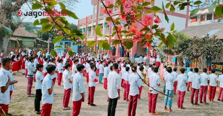 প্রাথমিক বিদ্যালয়ে কমছে শিক্ষার্থী, বাড়ছে মাদরাসা-কিন্ডারগার্টেনে