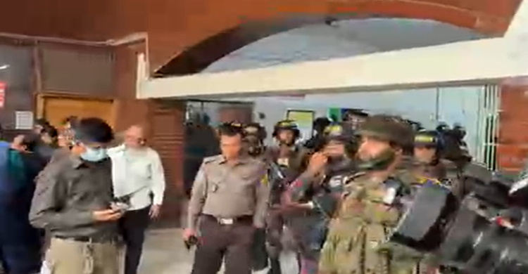 ময়নাতদন্ত শেষে হাদির ম’র’দে’হ আবারও হৃদরোগ ইনস্টিটিউটের হিমাগারে