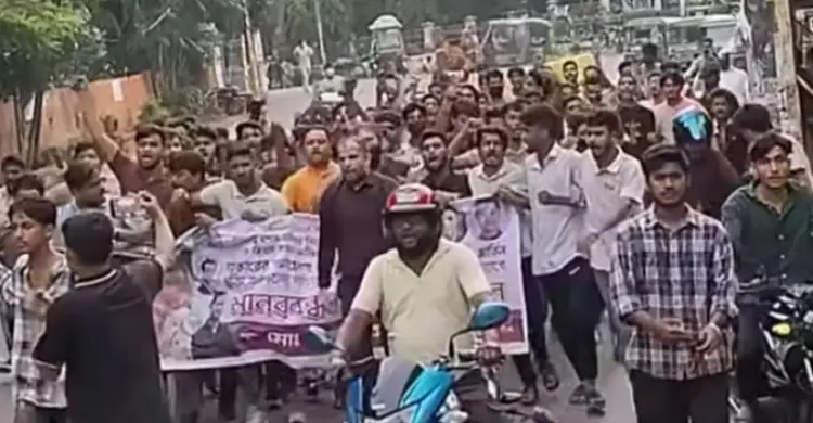 চট্টগ্রামে নিষিদ্ধ ছাত্রলীগের ঝটিকা মিছিল ও পথসভা
