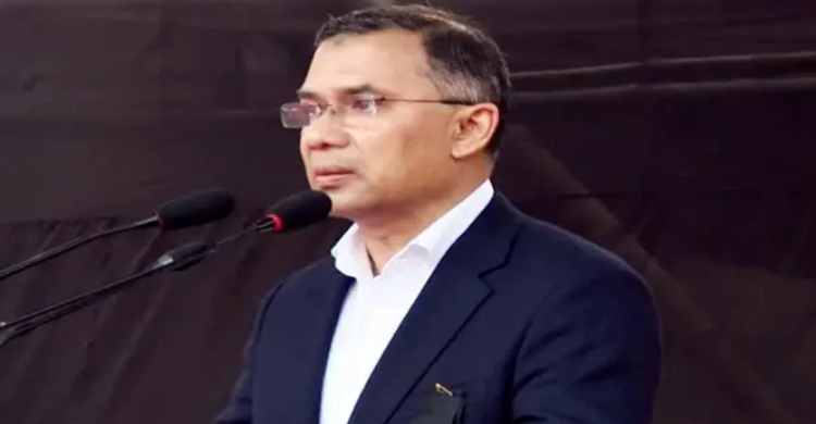 খালেদা জিয়ার জানাজায় প্রধান উপদেষ্টা, বুকে জড়িয়ে নিলেন তারেক রহমানকে