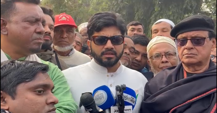 খালেদা জিয়ার কবরে শ্রদ্ধা জানাতে গিয়ে ইশরাকের নতুন অঙ্গীকার