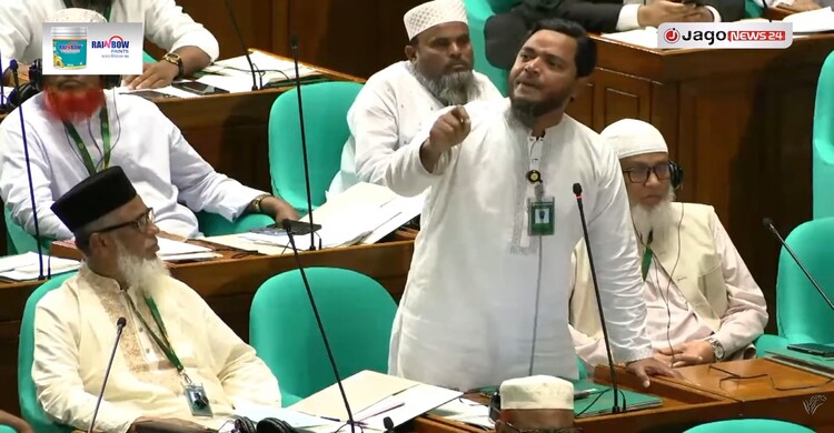 মারি একটা, মরে একটা, একটাই যায়, বাকিডি যায় না, সেই বাকিগুলো আমরাই ছিলাম