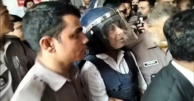 রাষ্ট্রদ্রোহ মামলায় শেখ হাসিনাসহ ২৮৬ জনের শুনানি ১৫ এপ্রিল