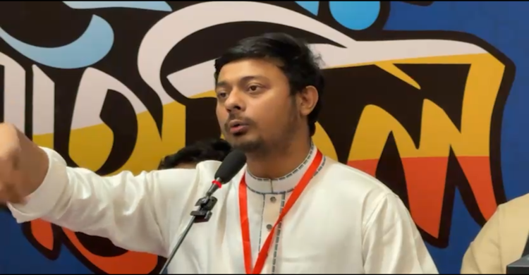 আমি বাসায় যখনই যাই, বুয়া এসে বলে 'ফ্যামিলি কার্ড' দেন