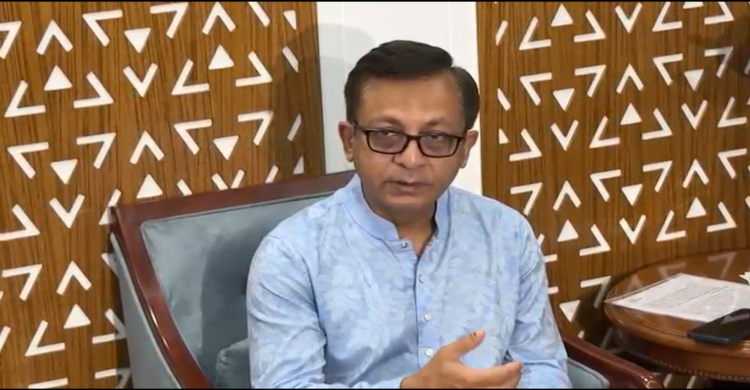 পর্যাপ্ত জ্বালানি ও খাদ্যপণ্য মজুত থাকায় দাম বাড়ার শঙ্কা নেই: বাণিজ্যমন্ত্রী