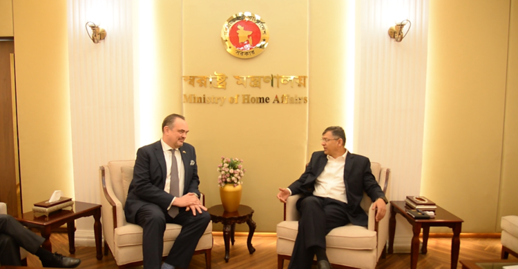 ঢাকার মার্কিন দূতাবাসের নিরাপত্তা জোরদার: স্বরাষ্ট্রমন্ত্রী