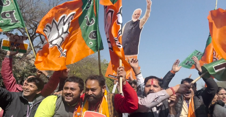 পশ্চিমবঙ্গে বিজেপি এখন 'মুসলিমপ্রেমী', ভোটের আগে সুর বদল