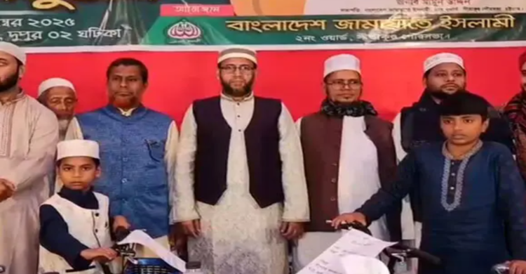 টানা ৪১ দিন জামায়াতে নামাজ আদায় করে বাইসাইকেল পেলো ৩৫ শিশু কিশোর