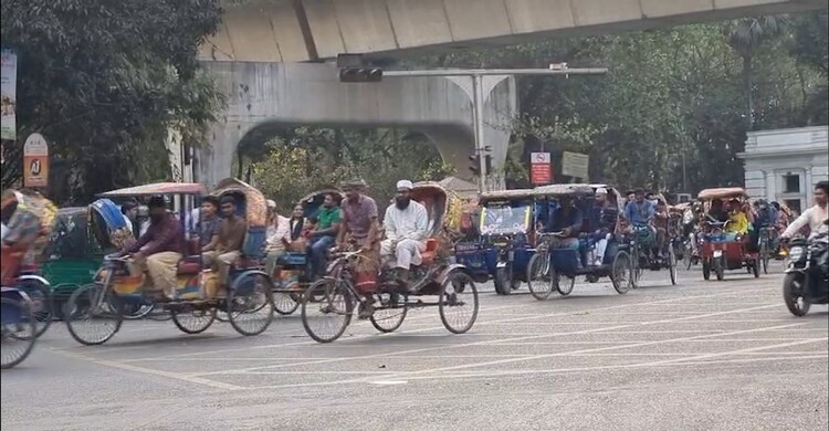 ঢাকার সড়কে ব্যাটারিচালিত অটোরিকশার দৌরাত্ম্য, বাড়ছে দুর্ঘটনার শঙ্কা