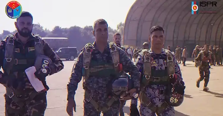 বিজয় দিবস উপলক্ষ্যে বিশেষ কুচকাওয়াজের ভিডিও প্রকাশ করলো আইএসপিআর