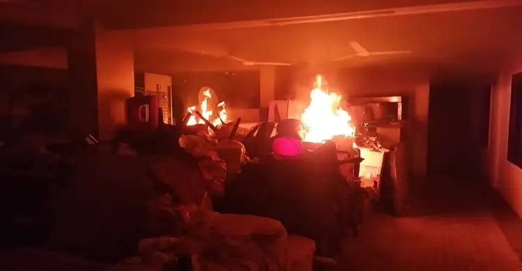 সাবেক শিক্ষামন্ত্রী নওফেলের বাড়িতে আগুন