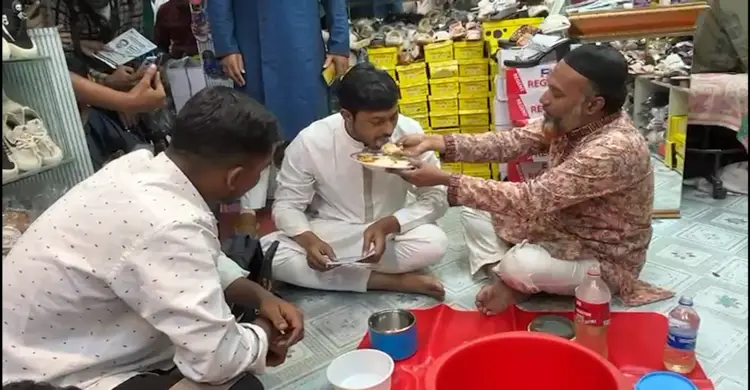 ভোটাররা ‘খাইয়ে দিলেন’ নাসিরুদ্দিনকে