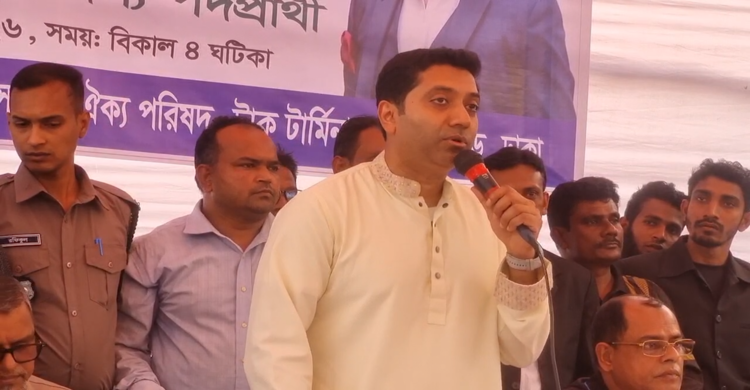 মোহাম্মদপুরে ট্রাকশ্রমিকদের জন্য আলাদা স্ট্যান্ডের আশ্বাস ববি হাজ্জাজের