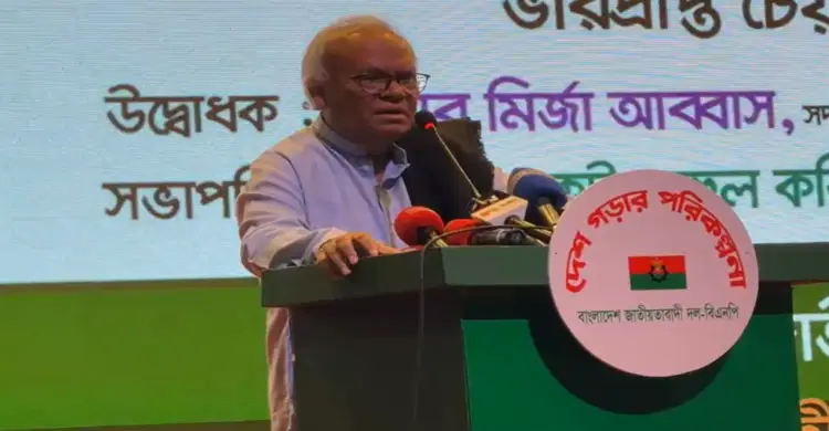 কথা বলছেন বিএনপির সিনিয়র যুগ্ম মহাসচিব রুহুল কবির রিজভী