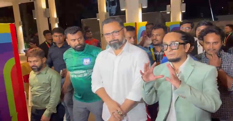 ঢাকা ফুটবল ফিয়েস্তার উদ্বোধন শেষে ফ্যান জোন‌ ঘুরে দেখলেন ক্রীড়া প্রতিমন্ত্রী