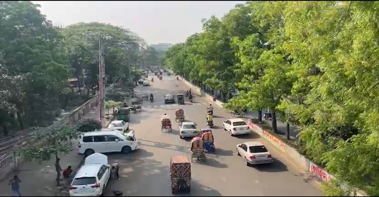 ঈদযাত্রায় স্বস্তি মিললেও, গণপরিবহন সংকটে রাজধানীতে ভোগান্তি