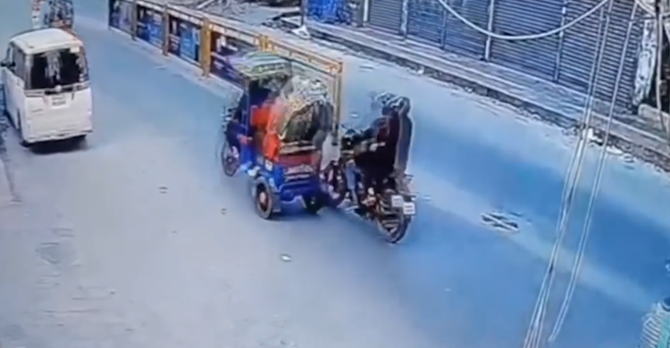 ওসমান হাদিকে যেভাবে মোটরসাইকেল থেকে গুলি করে আততায়ীরা