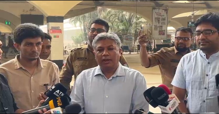 ট্রেনে ছাদে উঠলে কঠোর ব্যবস্থা নেয়া হবে