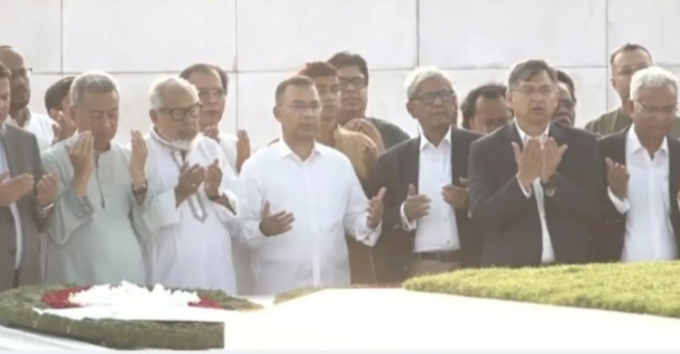 স্বাধীনতা দিবসে জিয়া ও খালেদার সমাধিতে প্রধানমন্ত্রীর শ্রদ্ধা