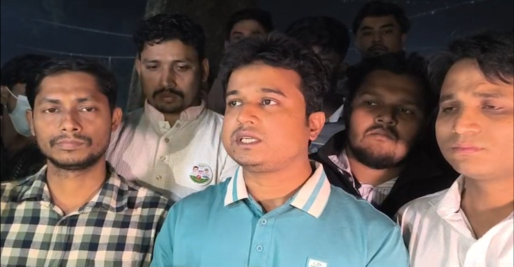 জুলাই আন্দোলনে নিহত আশরাফুলের জানাজা কেন্দ্রীয় শহীদ মিনারে অনুষ্ঠিত