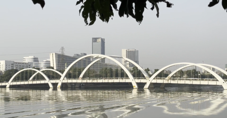 কোন গাড়ি আগে আসবে কোনটি পরে, হাতিরঝিলে অভিনব জুয়ার জাল