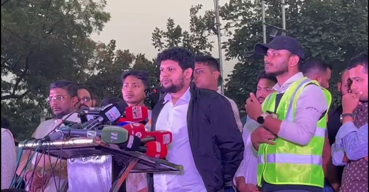 আমরা নিরাপদ না থাকলে শত্রুরাও নিরাপদ থাকবে না: মাহফুজ আলম