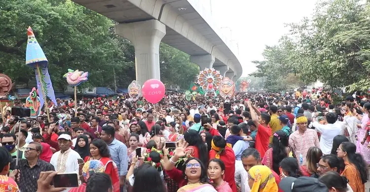 বৈশাখে ঘুরতে যাবেন কোথায়, মেলা বসছে যেসব জায়গায়
