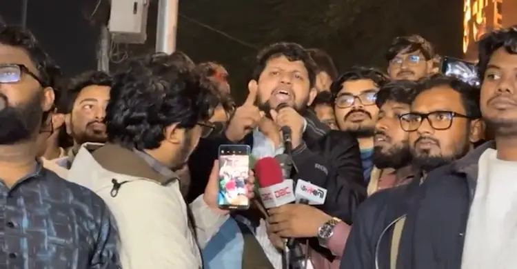 সাংবাদিকদের রক্ষার জন্য সরকারকে আহবান জানাচ্ছি :মাহফুজ