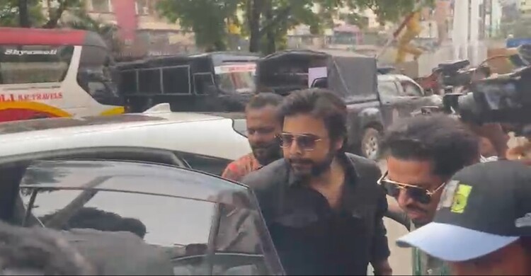 বাংলাদেশের খেলা দেখতে মাঠে অভিনেতা আরফান নিশো