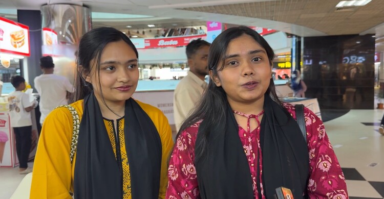 দেশের বাইরে ঈদে বাঙালি সাজ, নির্ভরতা অনলাইনে