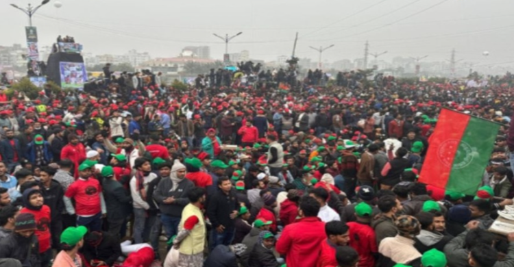 তারেক রহমানকে স্বাগত জানাতে রাজধানীতে লাখো মানুষের ঢল