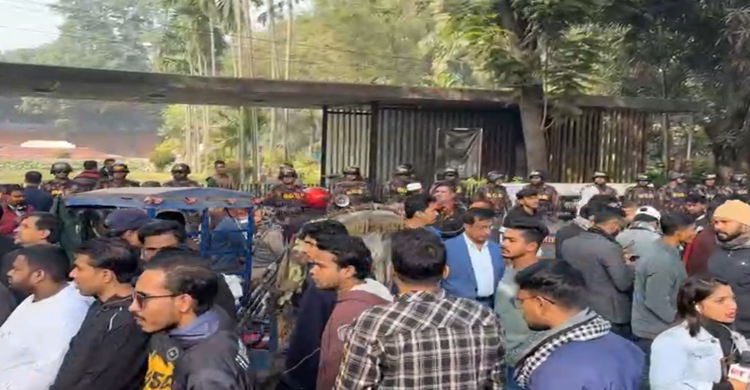 ওসমান হাদির কবর জিয়ারত করবেন তারেক রহমান, নিরাপত্তা ব্যবস্থা জোরদার