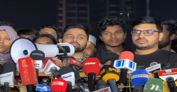 হাদীর উপর হা'ম'লা'র বিষয়ে ইনকিলাব মঞ্চ ও জুলাই ঐক্যৈর যৌথ সংবাদ সম্মেলন