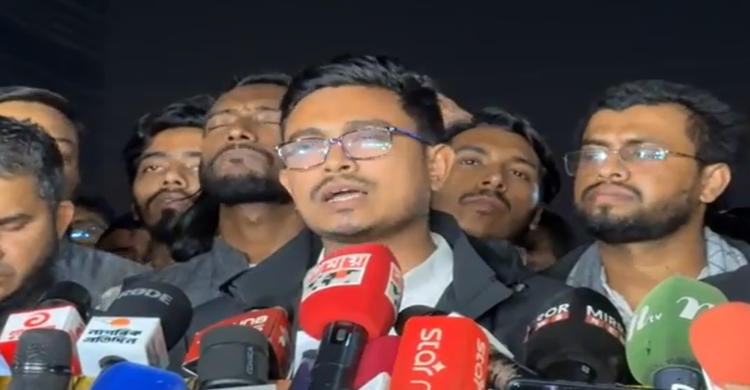 হাদীর উপর হামলার বিষয়ে কথা বলছেন ডাকসু ভিপি সাদিক কায়েম