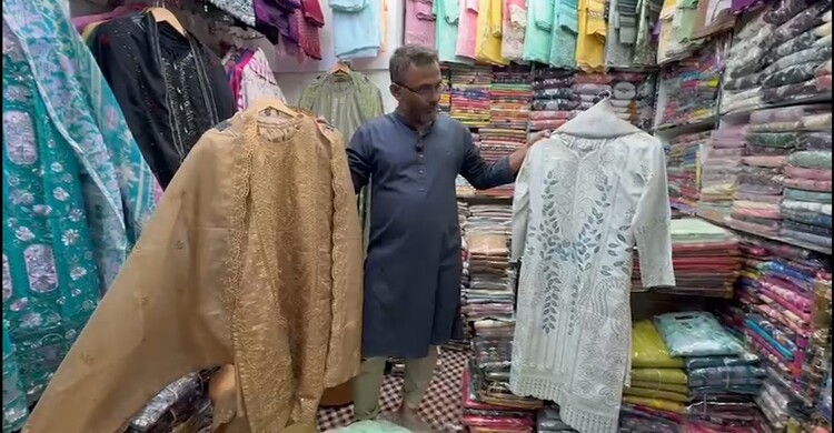 ঈদের কেনাকাটায় ক্রেতাদের পছন্দের শীর্ষে পাকিস্তানি ও ইন্ডিয়ান পোশাক