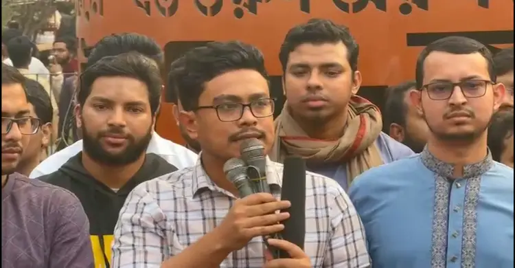 ‘ছাত্র সংসদ নির্বাচন বন্ধে নির্বাচন কমিশনের সামনে মব করছে ছাত্রদল’