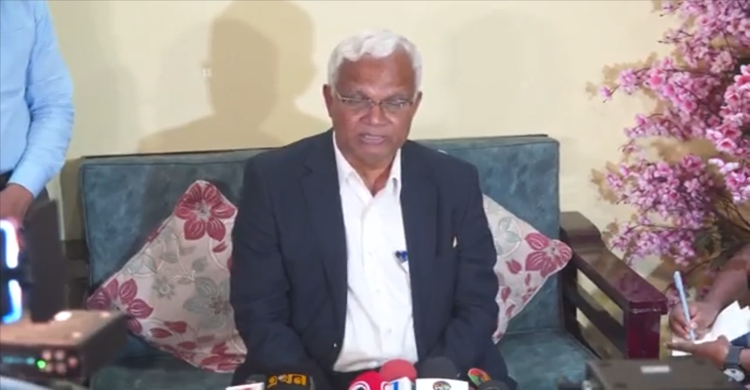 কতিপয় দুস্কৃতিকারী ফ্যামিলি কার্ডের বিষয়টিকে বিতর্কিত করার জন্য টাকা চাচ্ছে