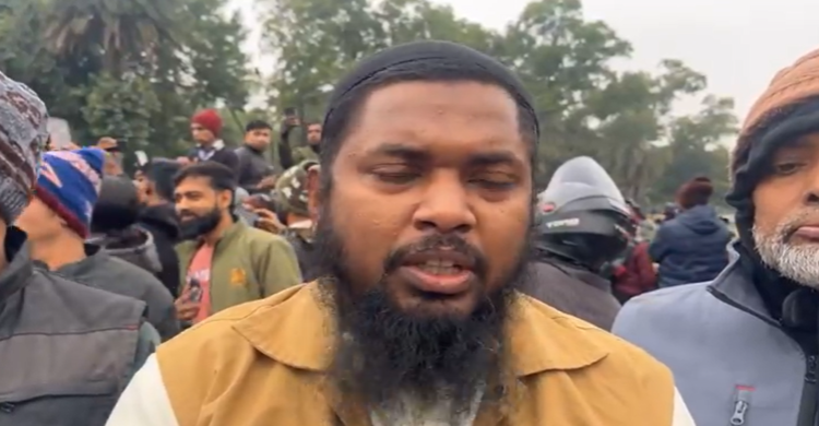 স্বামীর পাশেই সমাহিত করা হবে বেগম জিয়াকে, জিয়া উদ্যানে নেতাকর্মীদের ভিড়