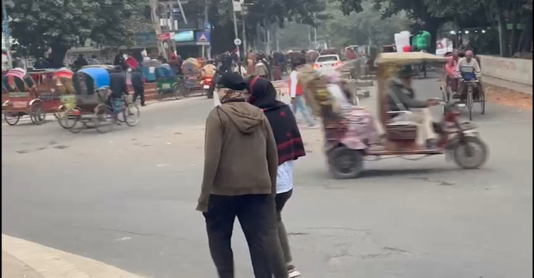 গত কয়েক দিনের তুলনায় রাজধানীতে তীব্র শীত!