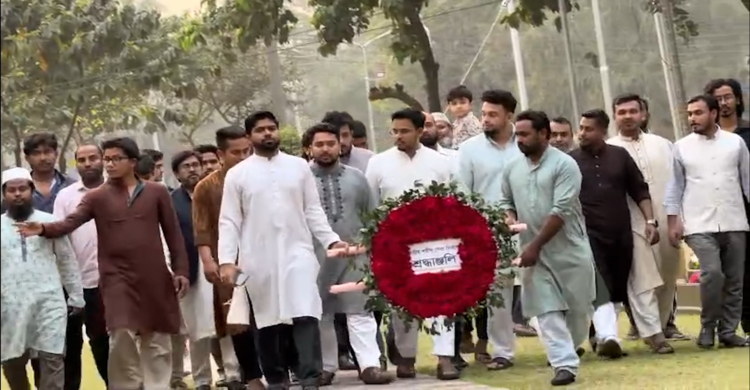 শহীদ সেনা দিবসের বনানী কবরস্থানে দোয়া করলেন জাতীয় যুবশক্তির নেতৃবৃন্দ