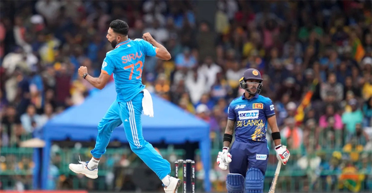 ৪ রানেই ফাইফার পূরণ সিরাজের